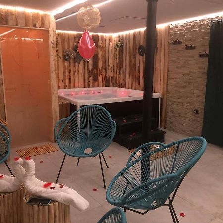 Gites Aux Fines Bulles D'Alsace Spa Privatif En Supplement Bergheim Dış mekan fotoğraf